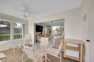 724 Nantucket Cir, Lake Worth, FL 33467 - Photo 10