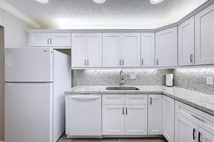 4211 NW 41st St Unit, Lauderdale Lakes, FL 33319 - Photo 10