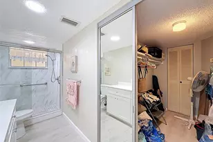 4211 NW 41st St Unit, Lauderdale Lakes, FL 33319 - Photo 36