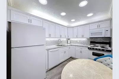 4211 NW 41st St, Unit #205, Lauderdale Lakes, FL 33319 - Photo 8