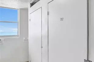 1051 Hillsboro Mile Unit, Hillsboro Beach, FL 33062 - Photo 24