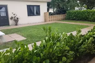 803 NE 8th St, Hallandale Beach, FL 33009 - Photo 12