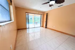 8800 NW 3 St, Pembroke Pines, FL 33024 - Photo 6