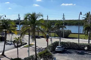 321 Wilson St, Hollywood, FL 33019 - Photo 2