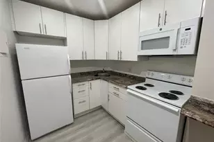 2424 SE 17th St, Fort Lauderdale, FL 33316 - Photo 8