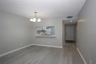 10557 NW 10th St, Pembroke Pines, FL 33026 - Photo 6