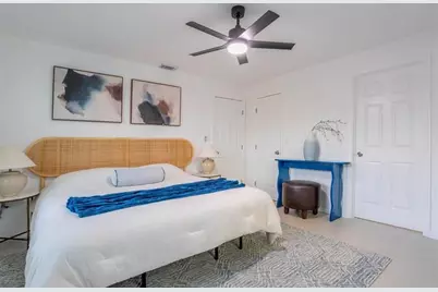 770 NE 34th Court, Oakland Park, FL 33334 - Photo 8