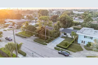 770 NE 34th Court, Oakland Park, FL 33334 - Photo 22