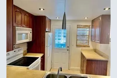 320 NE 12th Ave, Unit #503, Hallandale Beach, FL 33009 - Photo 4