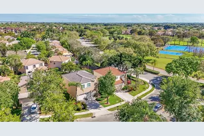 10615 NW 12th Ct, Plantation, FL 33322 - Photo 2