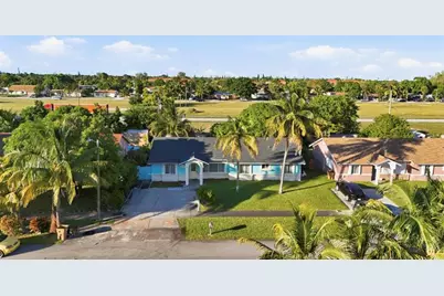 561 NE 38th St, Deerfield Beach, FL 33064 - Photo 14