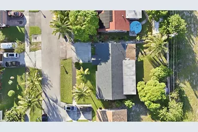 561 NE 38th St, Deerfield Beach, FL 33064 - Photo 12