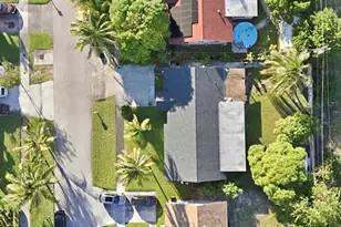 561 NE 38th St, Deerfield Beach, FL 33064 - Photo 12