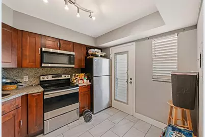 6301 N Falls Circle Dr, Unit #111, Lauderhill, FL 33319 - Photo 8