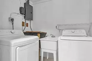 141-145 NE 30th Ct, Wilton Manors, FL 33334 - Photo 20