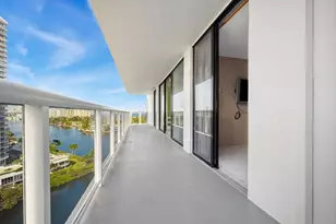 20515 E Country Club Dr, Aventura, FL 33180 - Photo 10