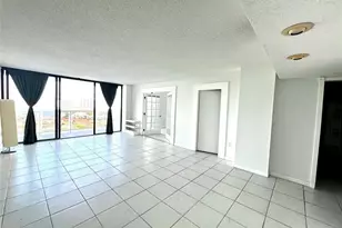 20515 E Country Club Dr, Aventura, FL 33180 - Photo 4