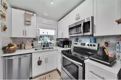 9281  Sunrise Lakes Blvd, Unit #212, Sunrise, FL 33322 - Photo 6