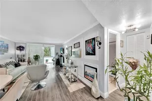 9281 Sunrise Lakes Blvd, Sunrise, FL 33322 - Photo 10