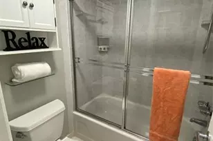 21 Jacaranda Dr, Plantation, FL 33324 - Photo 16