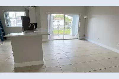 9625 NW 1st Ct, Unit #11-306, Pembroke Pines, FL 33024 - Photo 8