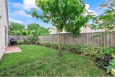 3070  Martello Dr, Margate, FL 33063 - Photo 16