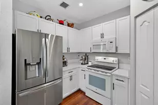 10912 NW 69th St, Doral, FL 33178 - Photo 12