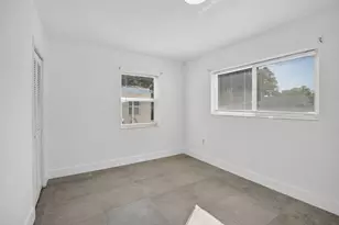 642 SW 11th St, Hallandale Beach, FL 33009 - Photo 12