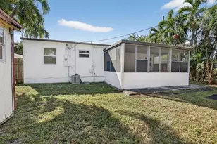 642 SW 11th St, Hallandale Beach, FL 33009 - Photo 16