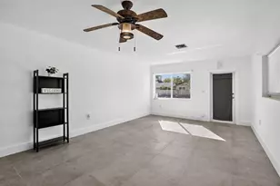 642 SW 11th St, Hallandale Beach, FL 33009 - Photo 4