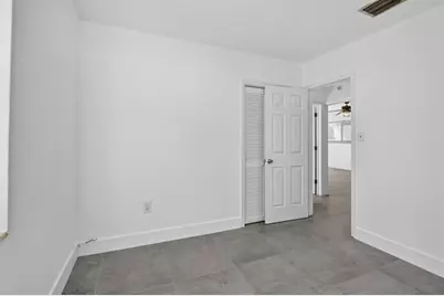 642 SW 11th St, Hallandale Beach, FL 33009 - Photo 14