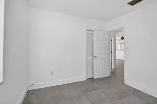 642 SW 11th St, Hallandale Beach, FL 33009 - Photo 14