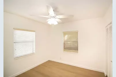 2547  Roosevelt St, Hollywood, FL 33020 - Photo 10