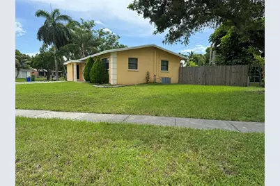 6101 NW 18th St, Margate, FL 33063 - Photo 4