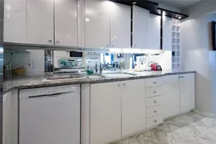 2480 Presidential Way, West Palm Beach, FL 33401 - Photo 18