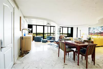 2480  Presidential Way, Unit #1004, West Palm Beach, FL 33401 - Photo 2