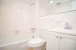 701 Pine Dr, Pompano Beach, FL 33060 - Photo 16