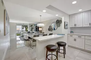 9720 S Hollybrook Lake Dr, Pembroke Pines, FL 33025 - Photo 2