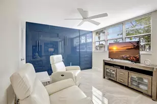 9720 S Hollybrook Lake Dr, Pembroke Pines, FL 33025 - Photo 8