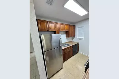 2401 NW 2nd St, Boynton Beach, FL 33435 - Photo 2