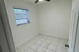 2401 NW 2nd St, Boynton Beach, FL 33435 - Photo 4