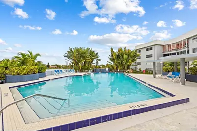 877 NE 195th St, Unit #422, Miami, FL 33179 - Photo 22