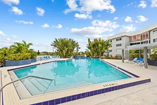 877 NE 195th St, Miami, FL 33179 - Photo 22