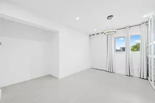 877 NE 195th St, Miami, FL 33179 - Photo 12