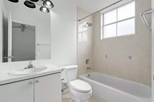 8520 NW 139th Terrace, Miami Lakes, FL 33016 - Photo 6