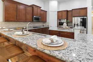 9750 Lakeview Ln, Parkland, FL 33076 - Photo 10