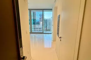 300 Biscayne Blvd Way, Miami, FL 33131 - Photo 8