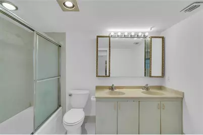 3001  Portofino Isle, Unit #M3, Coconut Creek, FL 33066 - Photo 14