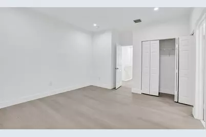 1003 NW 100th Ave, Pembroke Pines, FL 33024 - Photo 14