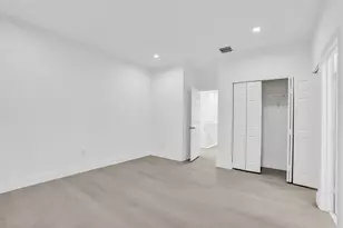 1003 NW 100th Ave, Pembroke Pines, FL 33024 - Photo 14